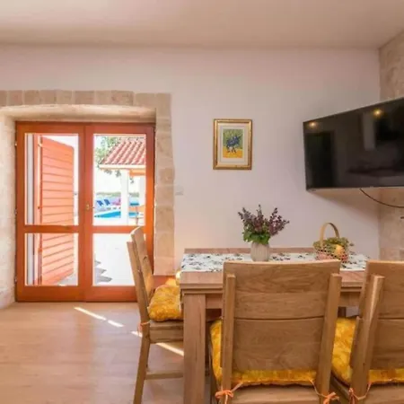 The Grandfather Heated Pool Retreat Задар