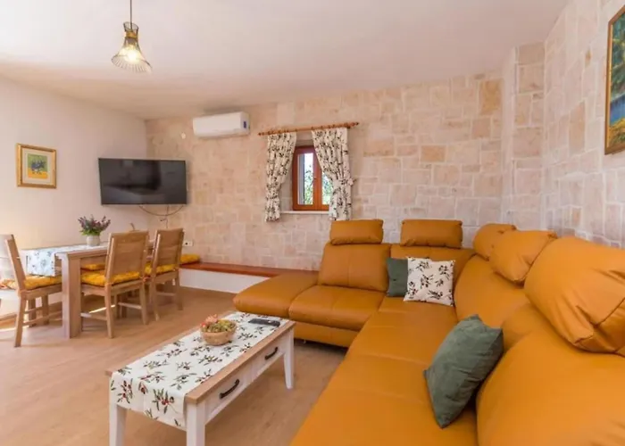Vakantiehuis The Grandfather Heated Pool Retreat Zadar