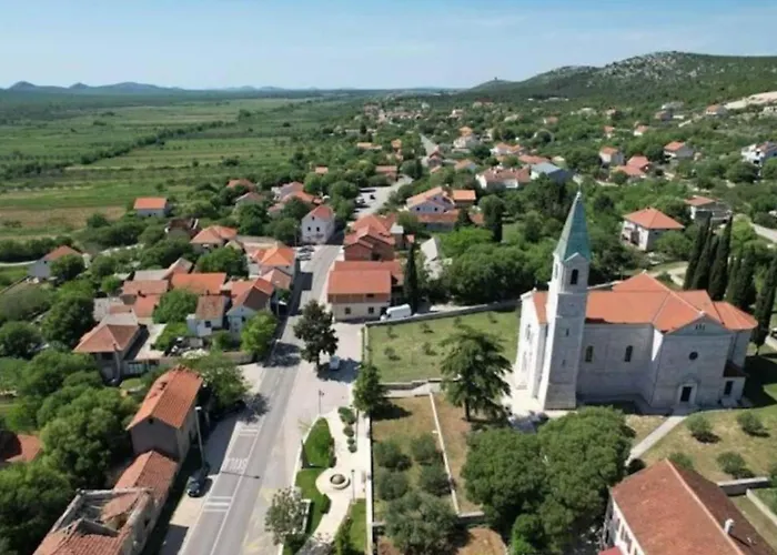 The Grandfather Heated Pool Retreat Vakantiehuis *