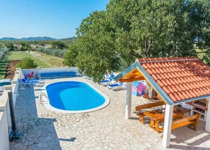 The Grandfather Heated Pool Retreat Vakantiehuis Zadar